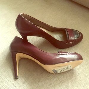 Burgundy Shoes with black contrasting detail.